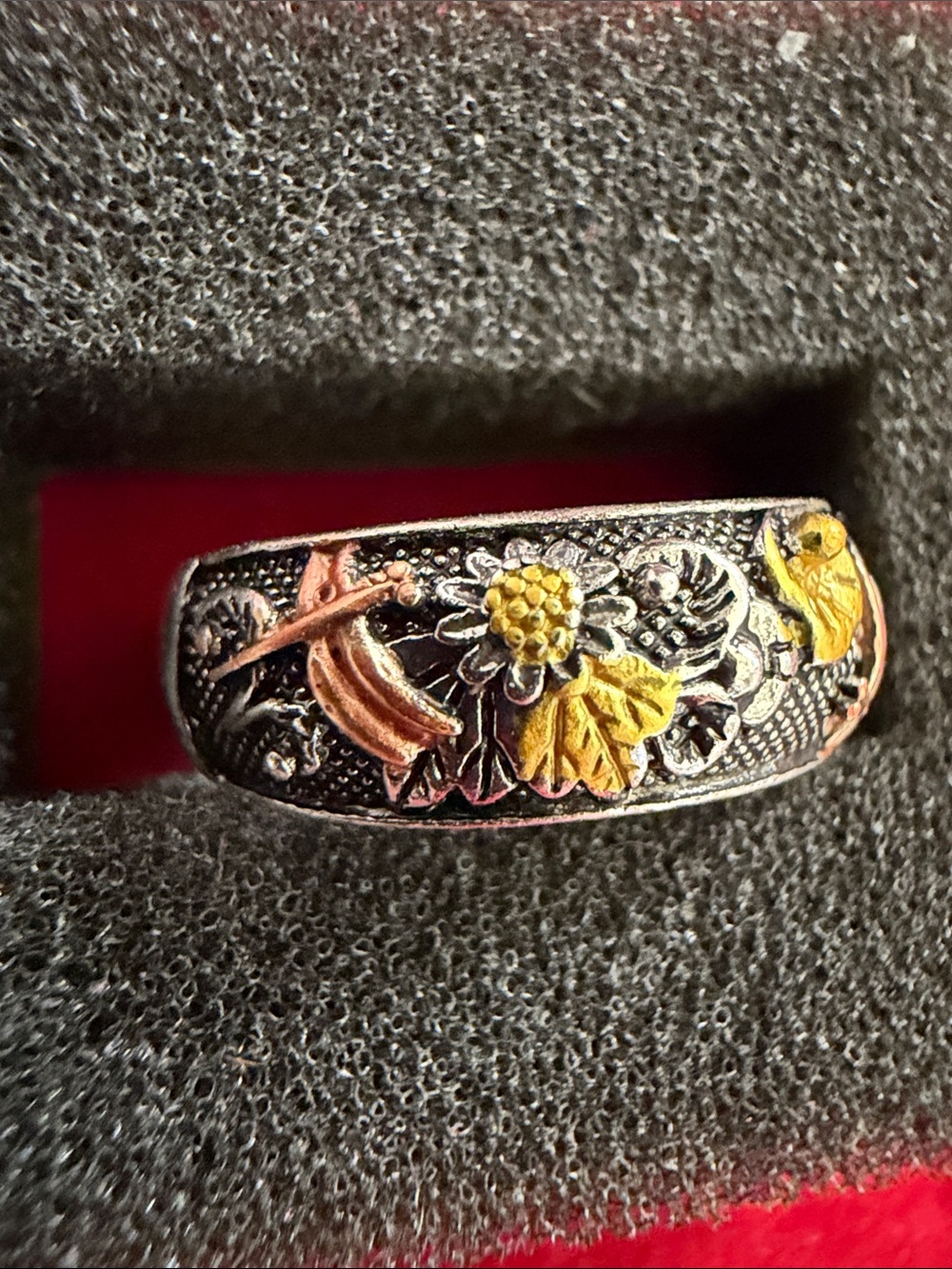 Silver Tone Floral Ring, SZ 7, (J296) - Picture 3 of 5